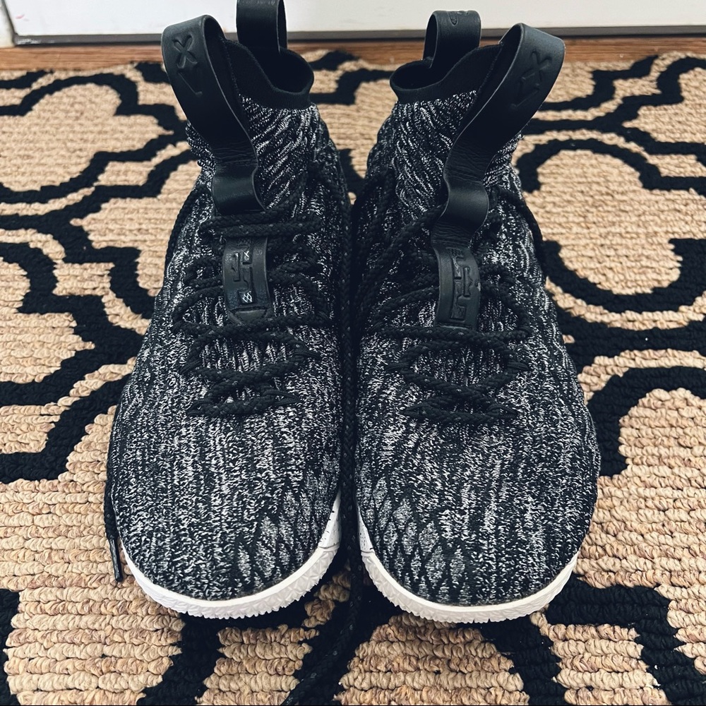 Mens Nike Basketball Shoes Size 8.5